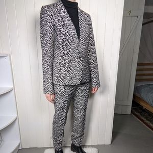 NWOT Banana Republic BW Patterned 2 Piece Suit